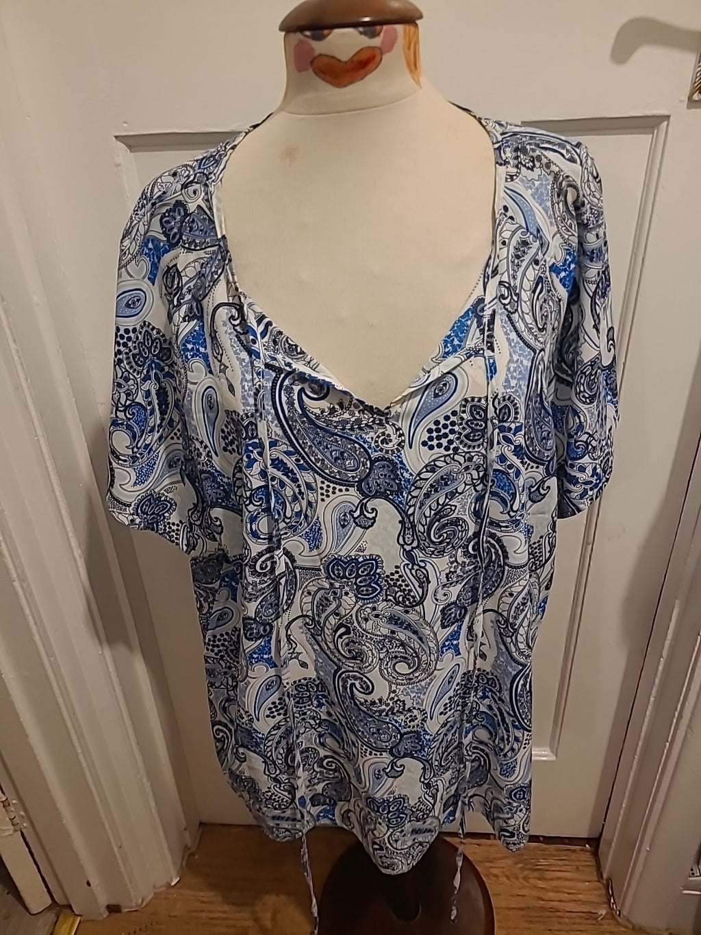Ladies Shein Size 4XL Blue And White Aztec Short Sleeved Blouse
