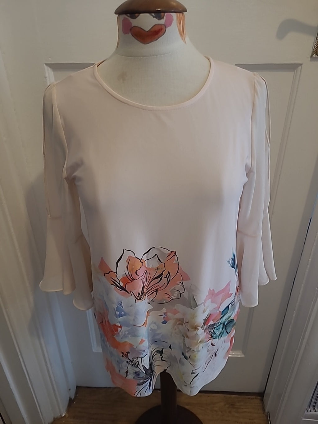 Ladies Wallis Size 10 Baby Pink Floral Flute Sleeve Blouse