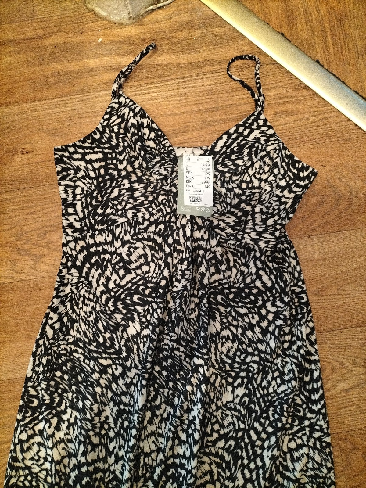 Brand New Ladies H&M Size M Black And Ivory Sleeveless Dress