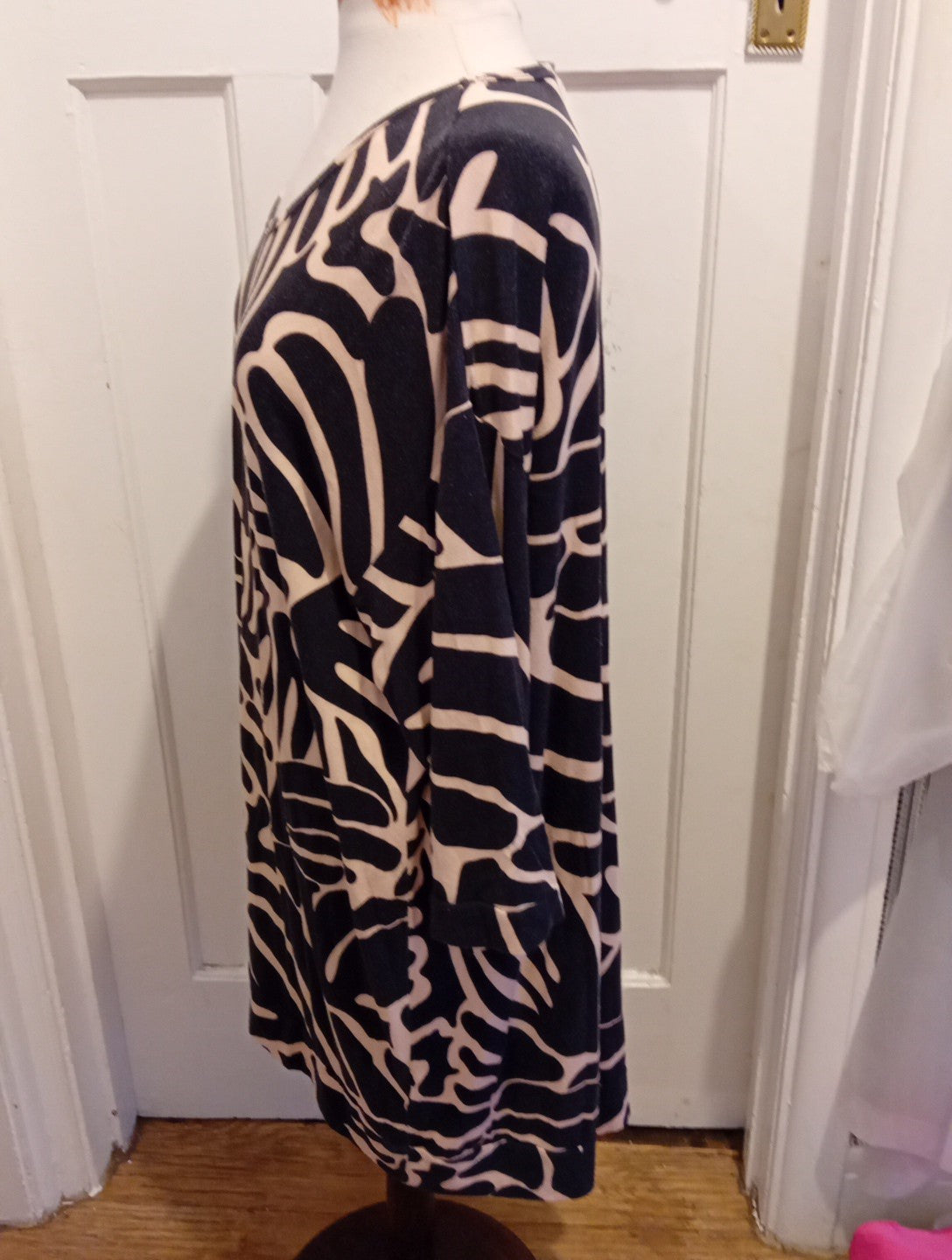 Ladies Virtuelle Luxe Size Small Brown/Black Long Sleeved Dress