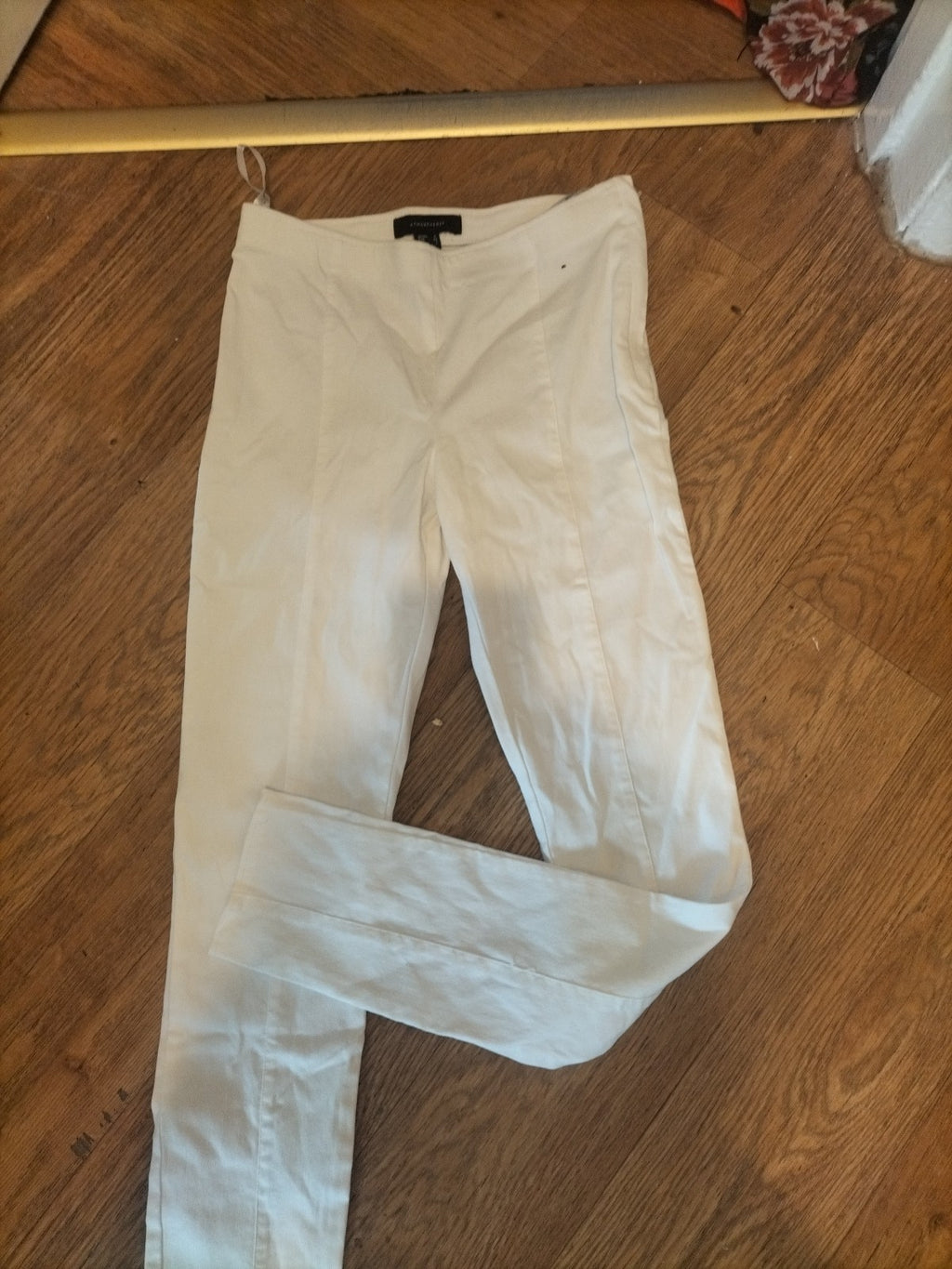 Ladies Primark Size 6 White Slight Stretch Jegging