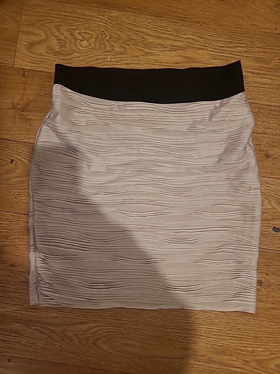 Ladies H&M Size 14 Beige Elasticated Pencil Skirt