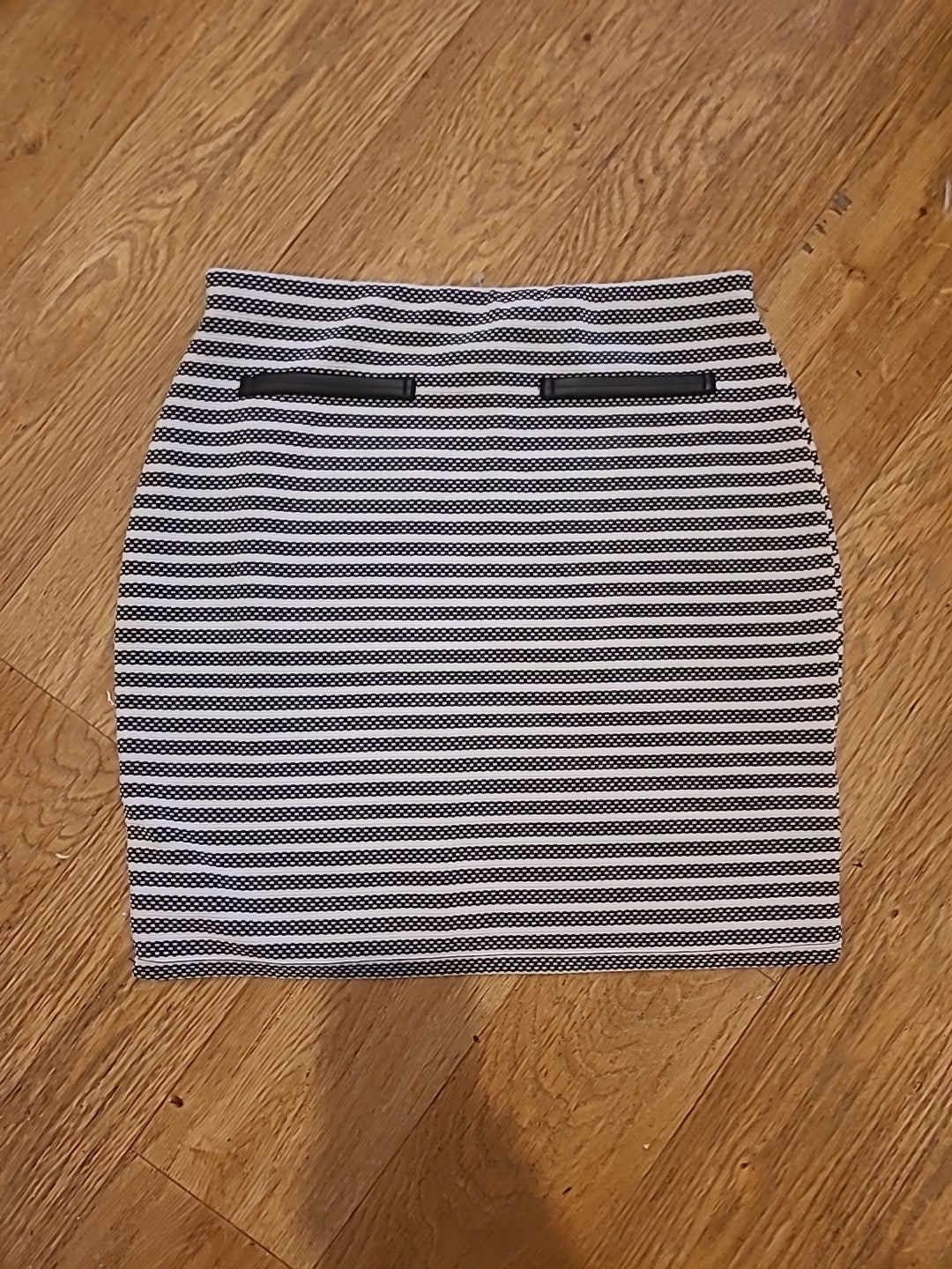 Ladies Originals Size Small Black White Detailed Striped Elasticated Skirt