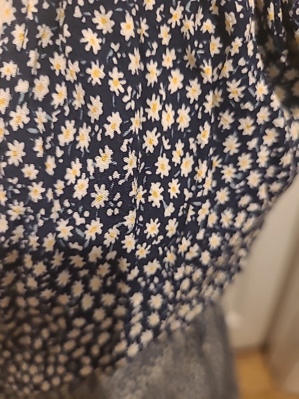Ladies H&M Size 6 Daisy Design Sleeveless Floor Length Dress