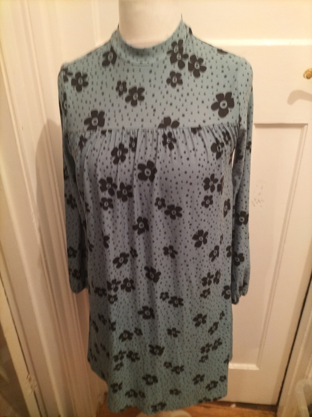 Ladies Papaya Size 8 Teal And Navy Floral Long Sleeved Dress