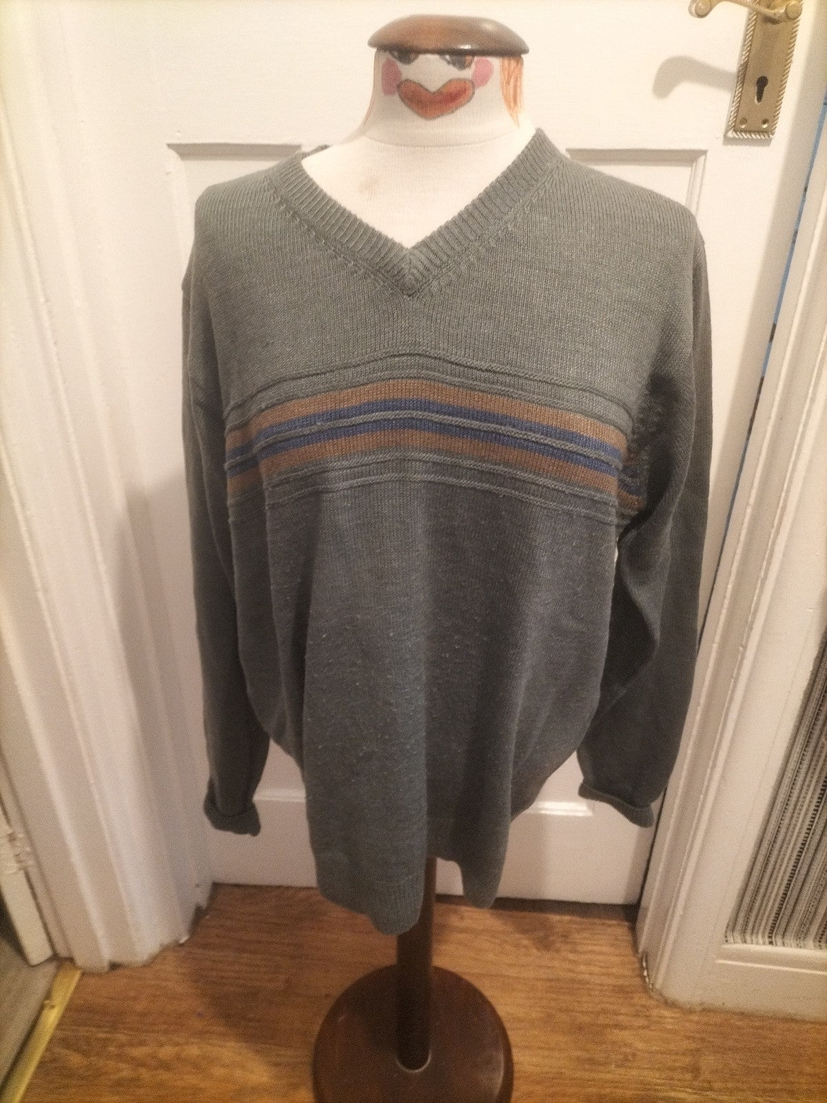 Mens EWM Size Medium Grey Long Sleeve Pull Over Jumper