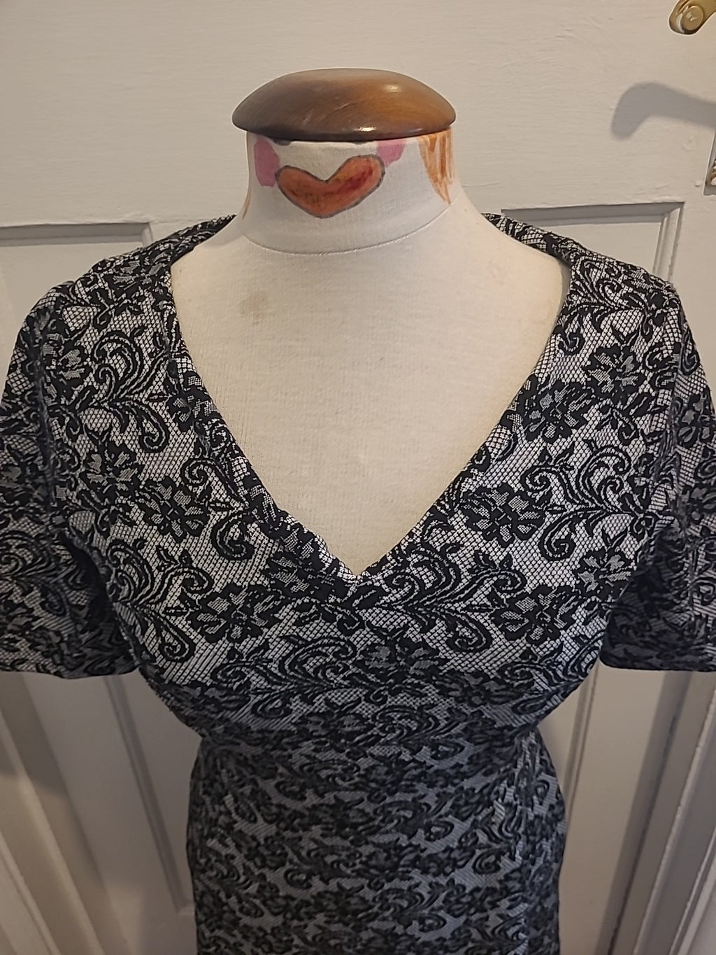 Ladies M&Co Size 10 Grey Black Floral Short Sleeved Dress