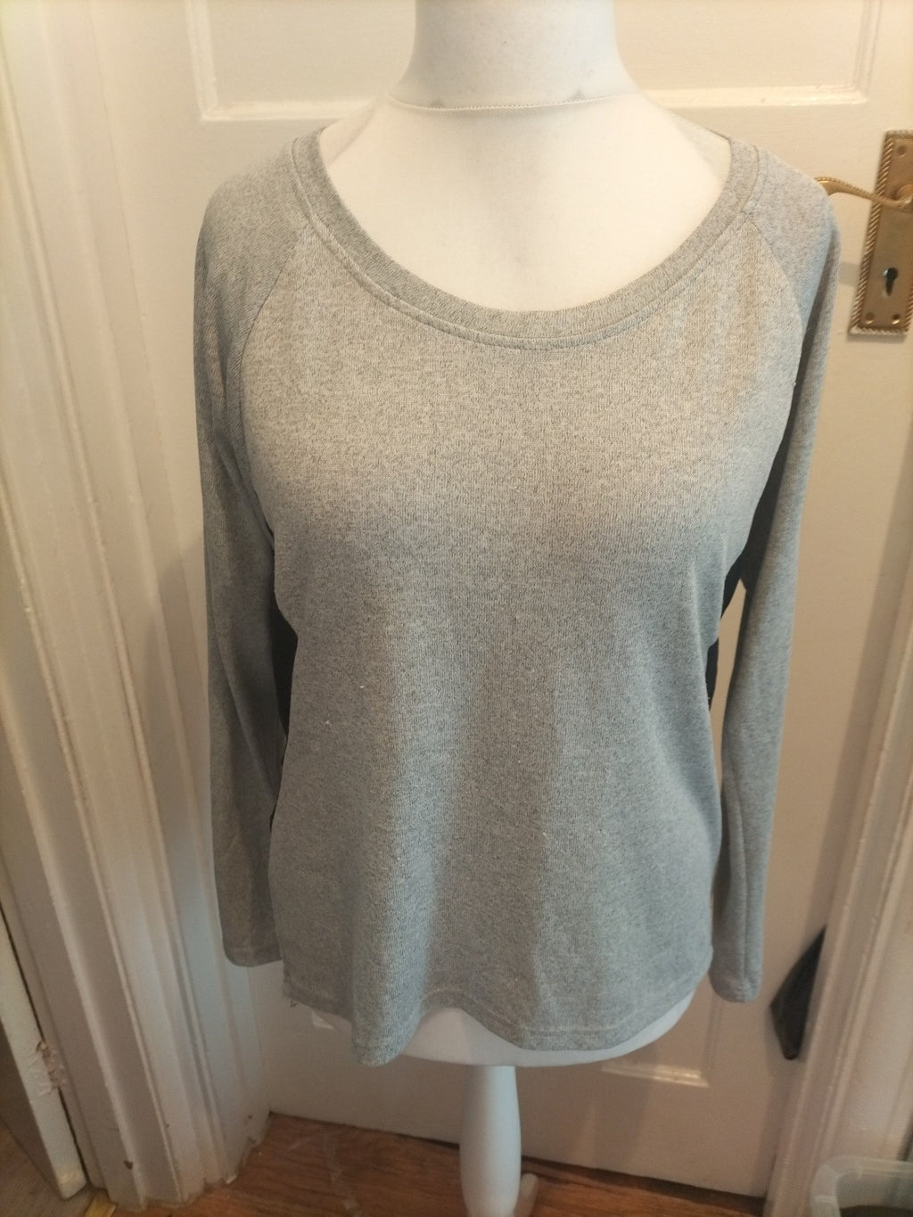 Izabel London 14 Grey And Black Blouse