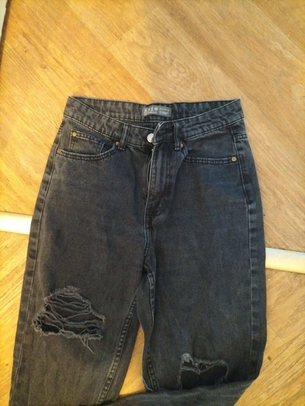 Ladies Black Ripped Jeans Size 8 Denim&Co