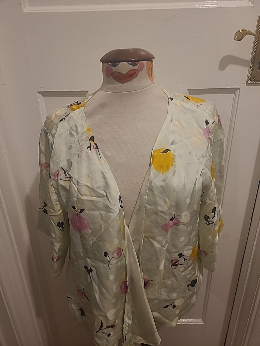 Ladies Size Medium Very Pale Green Short Sleeved Cardigan/Top