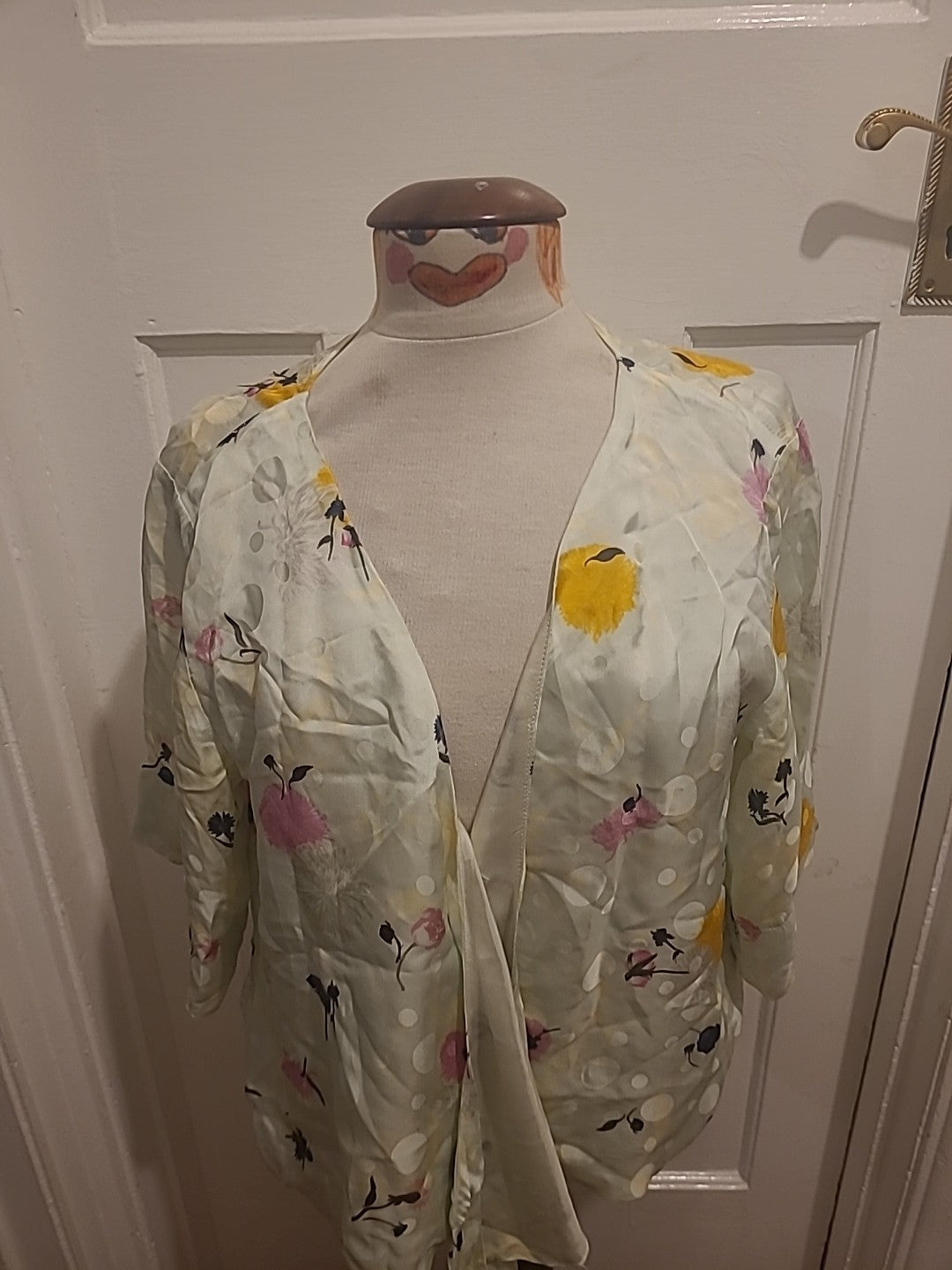 Ladies Size Medium Very Pale Green Short Sleeved Cardigan/Top