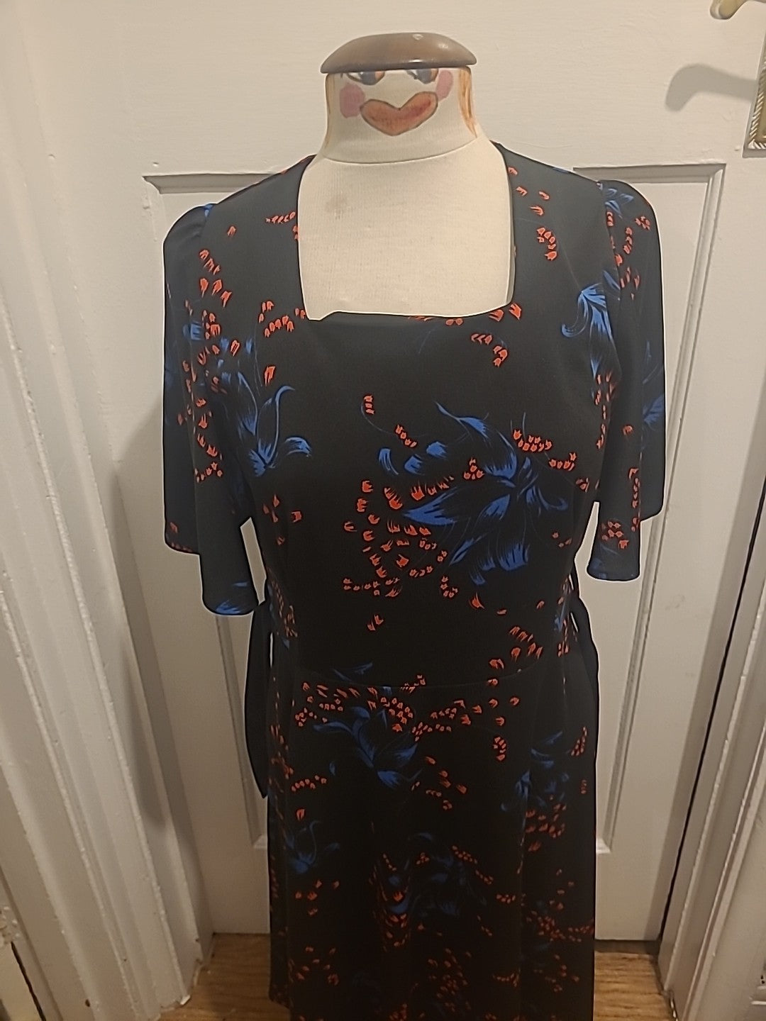 Ladies Size Small Black With Blue And Red Short Sleeved Dress