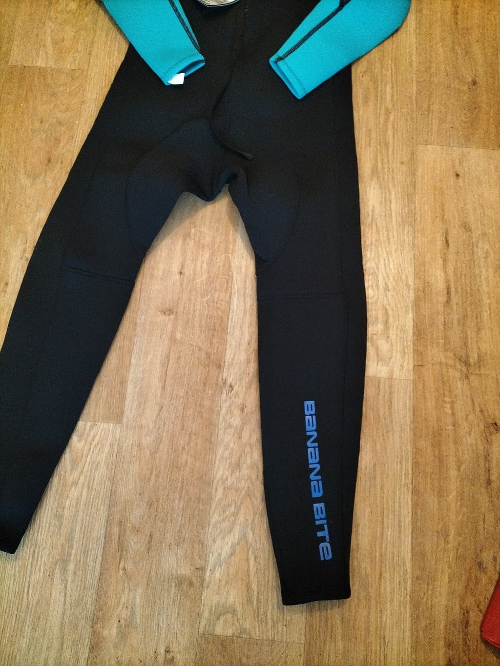 Brand New Mens Banana Bite Size Small Full Wetsuit
