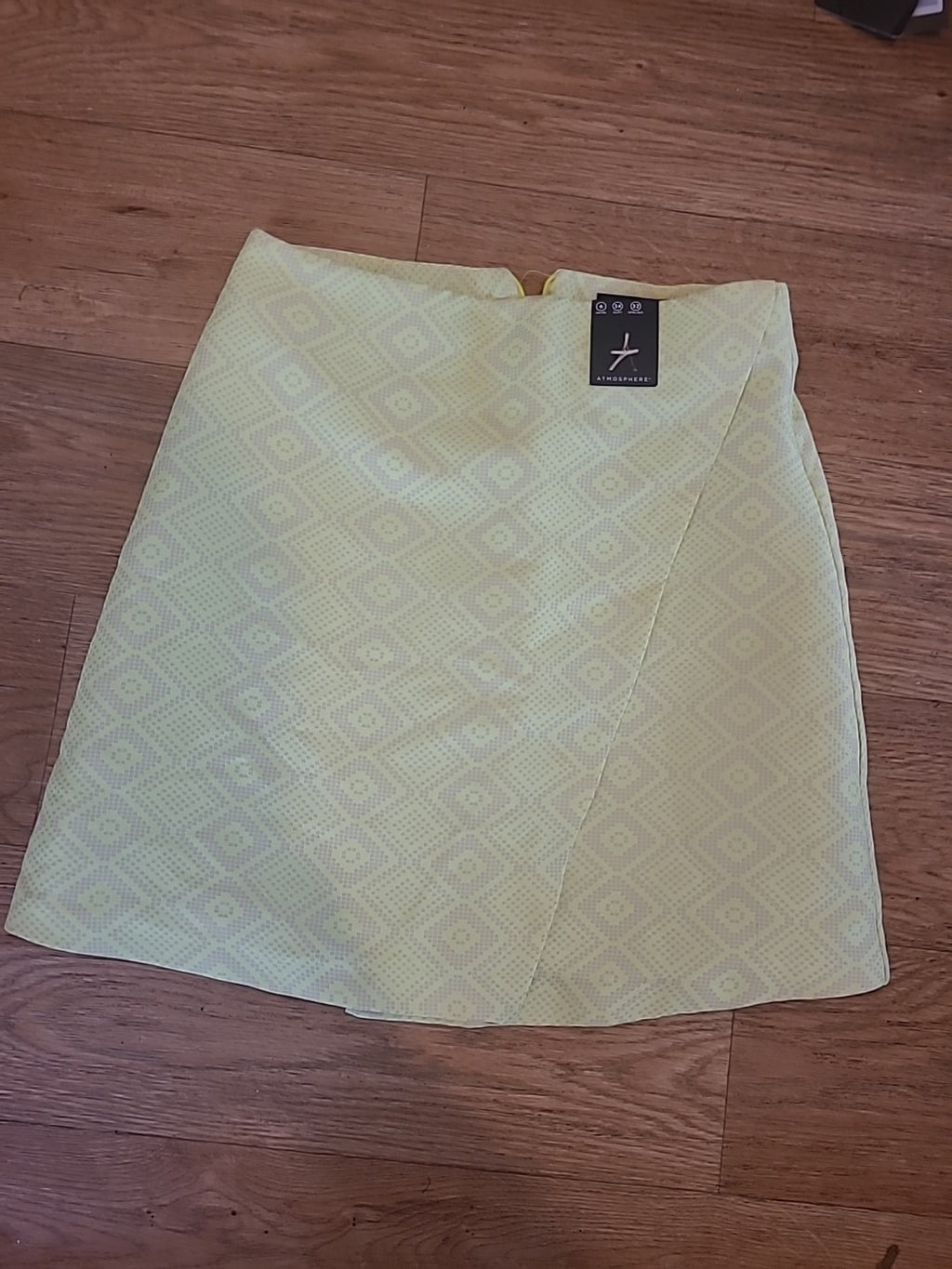 Brand New Ladies Primark Size 6 Neon Yellow Skirt