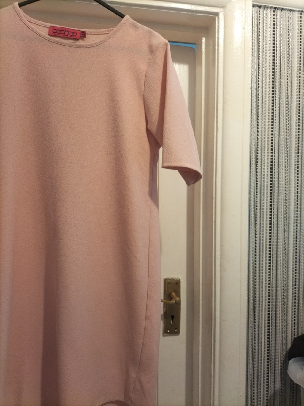 Ladies Boohoo Size 8 Pink Short Sleeved Dress