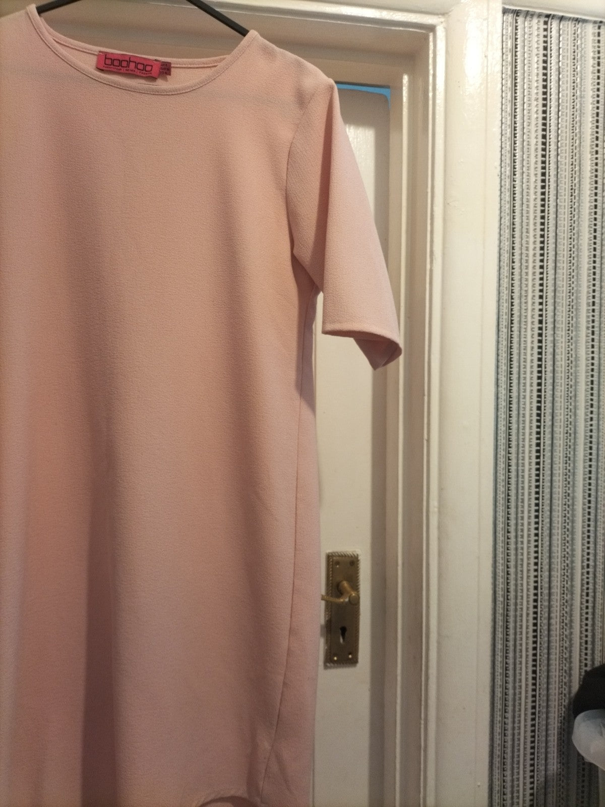 Ladies Boohoo Size 8 Pink Short Sleeved Dress