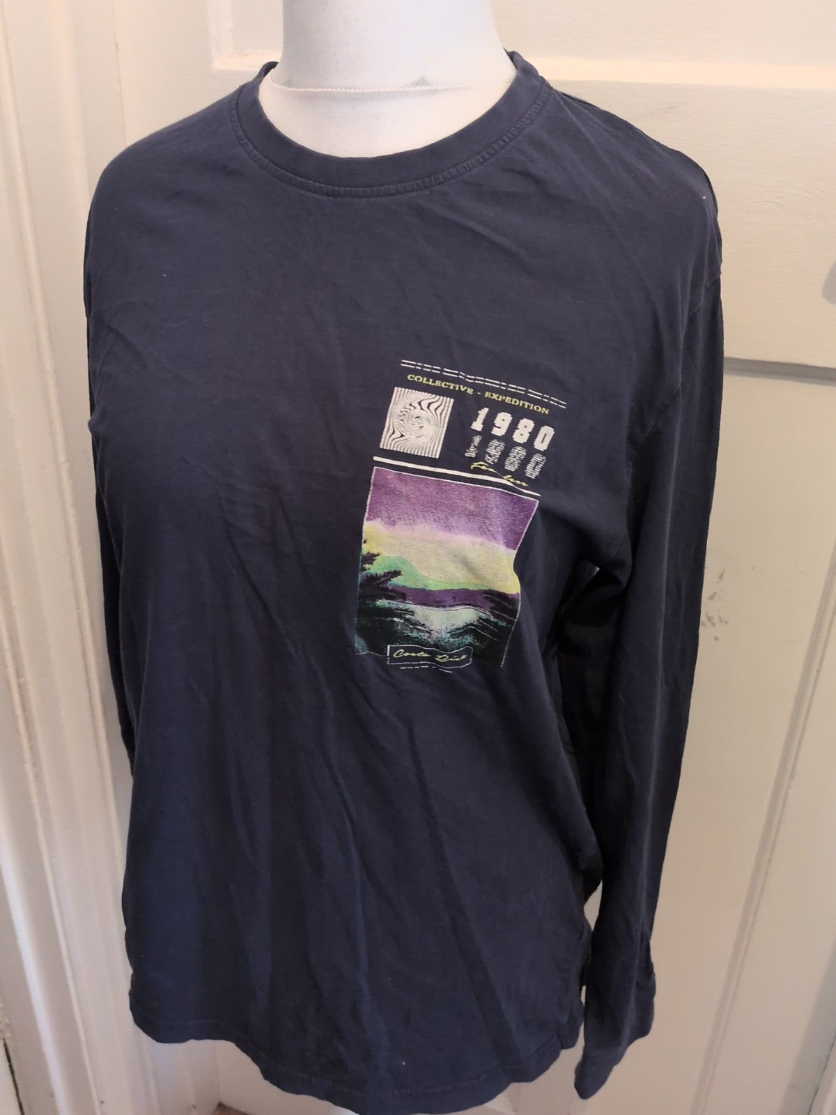 Urban Threads Medium Navy Long Sleeve Printed T-shirt