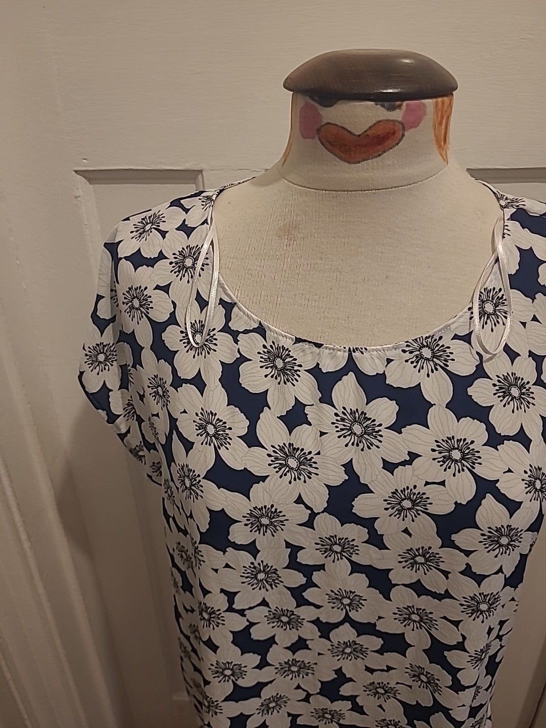 Ladies Tu Size 14 Blue White Floral Sleeveless Oversized Tshirt