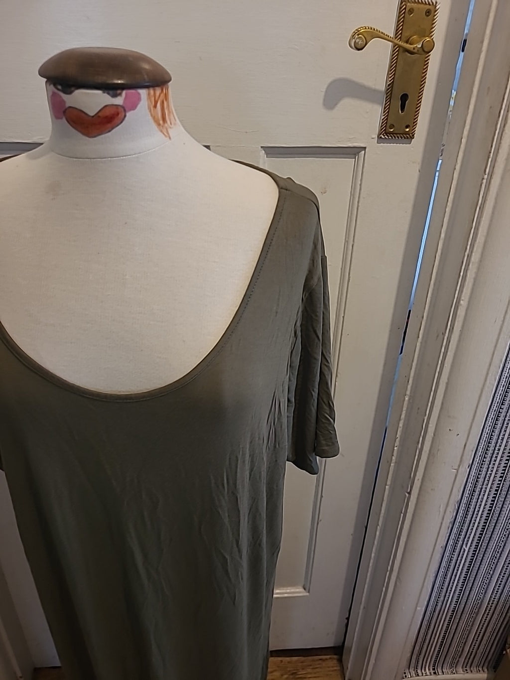 Ladies Label Be Size 32 Khaki Short Sleeved Long Length Dress