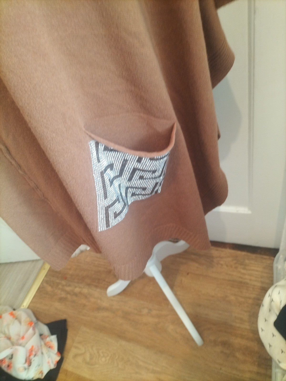 M&V S/M Brown Poncho