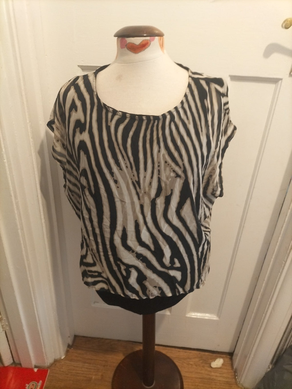 Ladies Ambria Size 16 Zebra Print Lined Short Sleeved Blouse