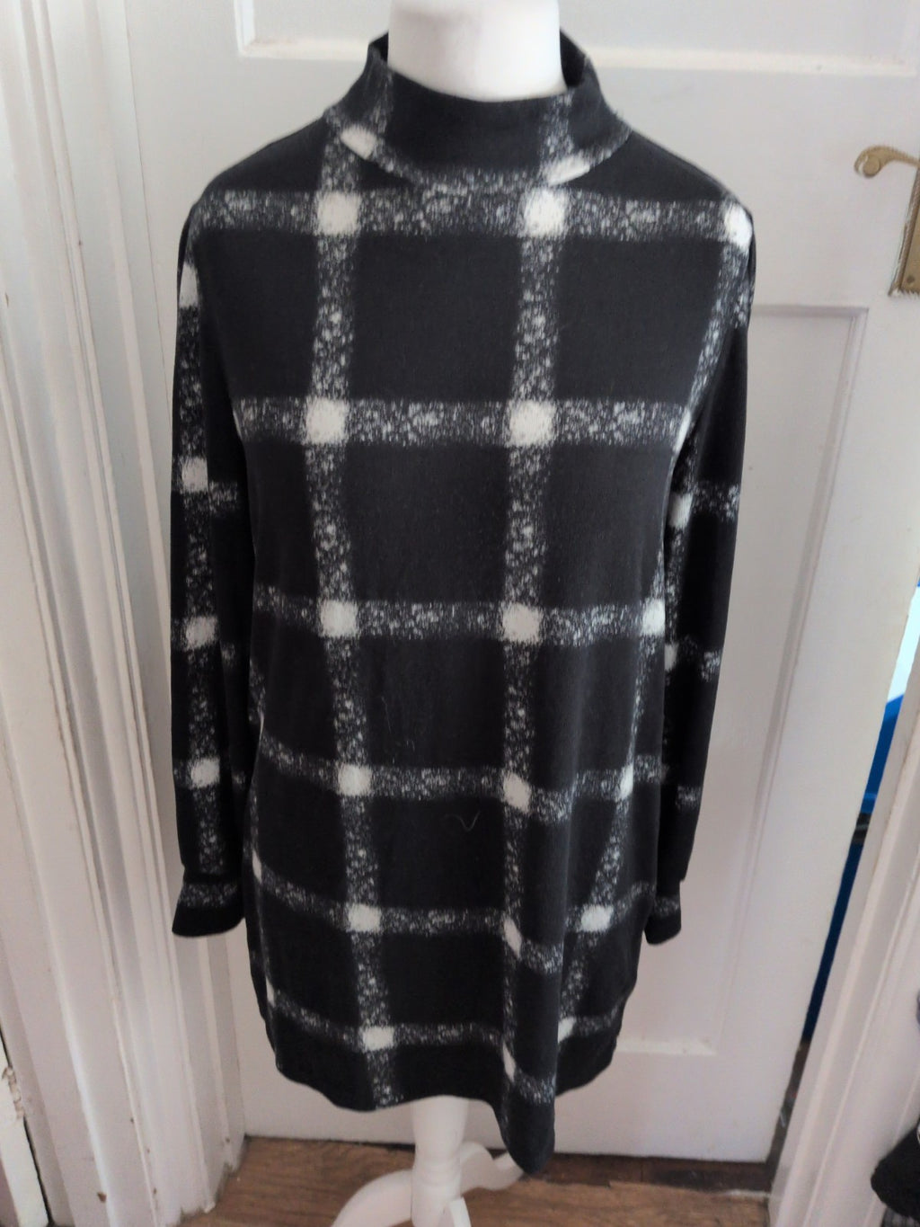 Nutmeg 14 Black With White Checks Long Sleeve Knee Length Jumper Dress