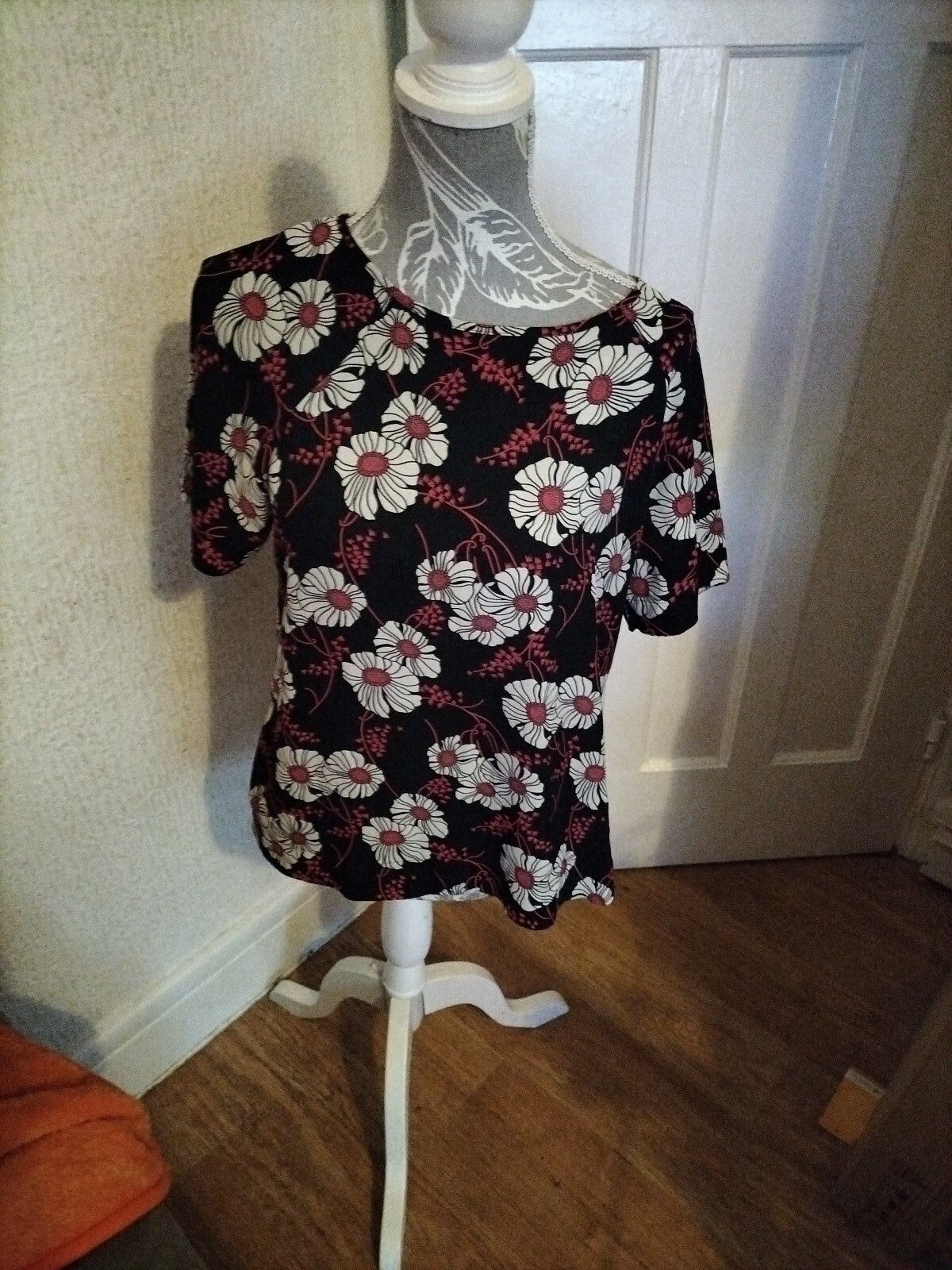 Ladies Papaya Size 10 Floral Short Sleeved Blouse