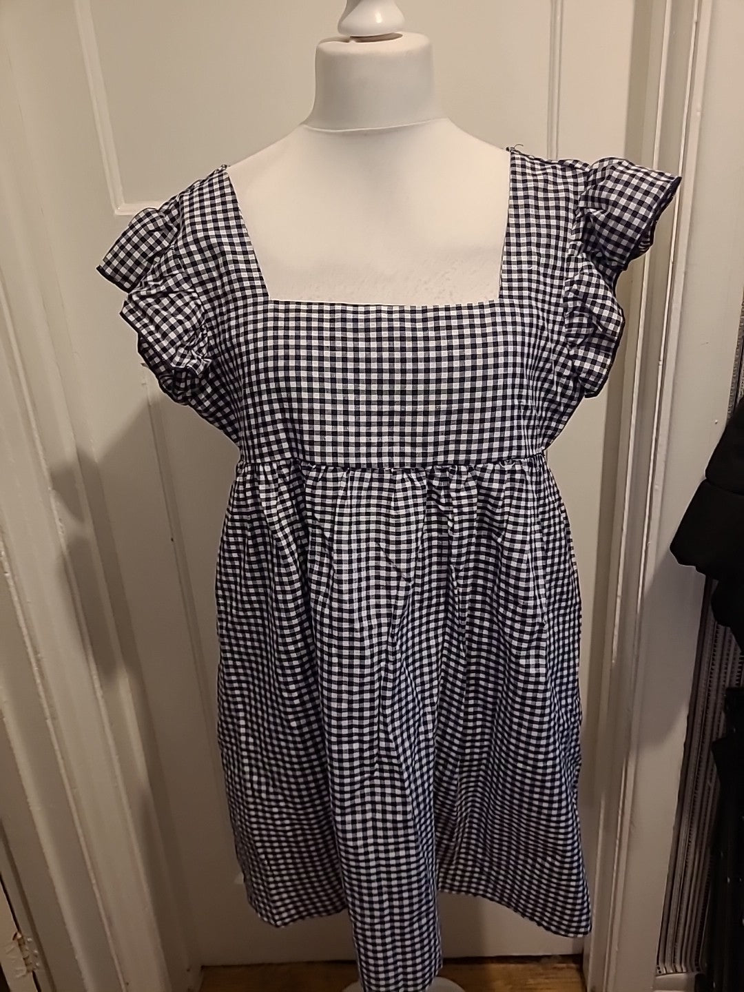 Ladies Shein Size Large Black And White Check Shirt Sleeve Dress