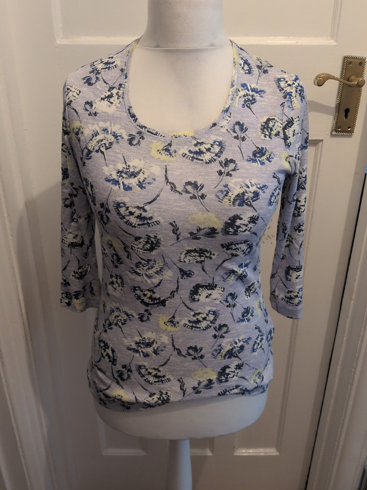 Olson 10 Yellow Grey And Blue Long Sleeve Floral Blouse