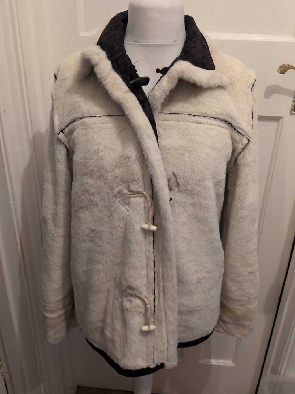 Medium White And Black Fluffy Tassel Fasten Jacket