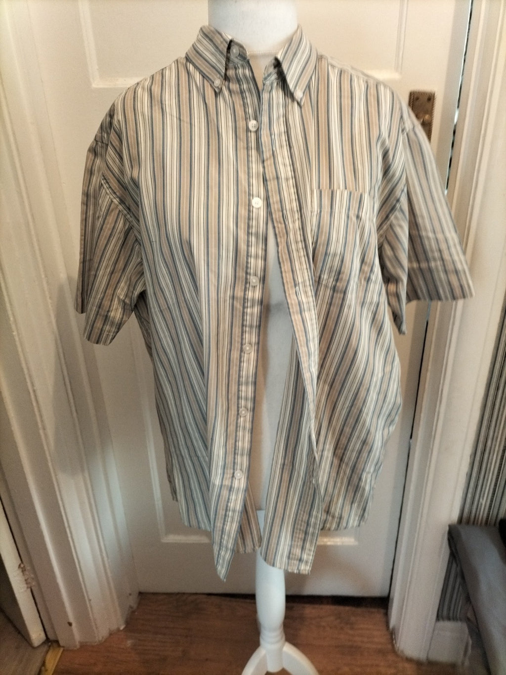 Mens Tu Size XL Beige/Blue/Cream Striped Short Sleeved Shirt