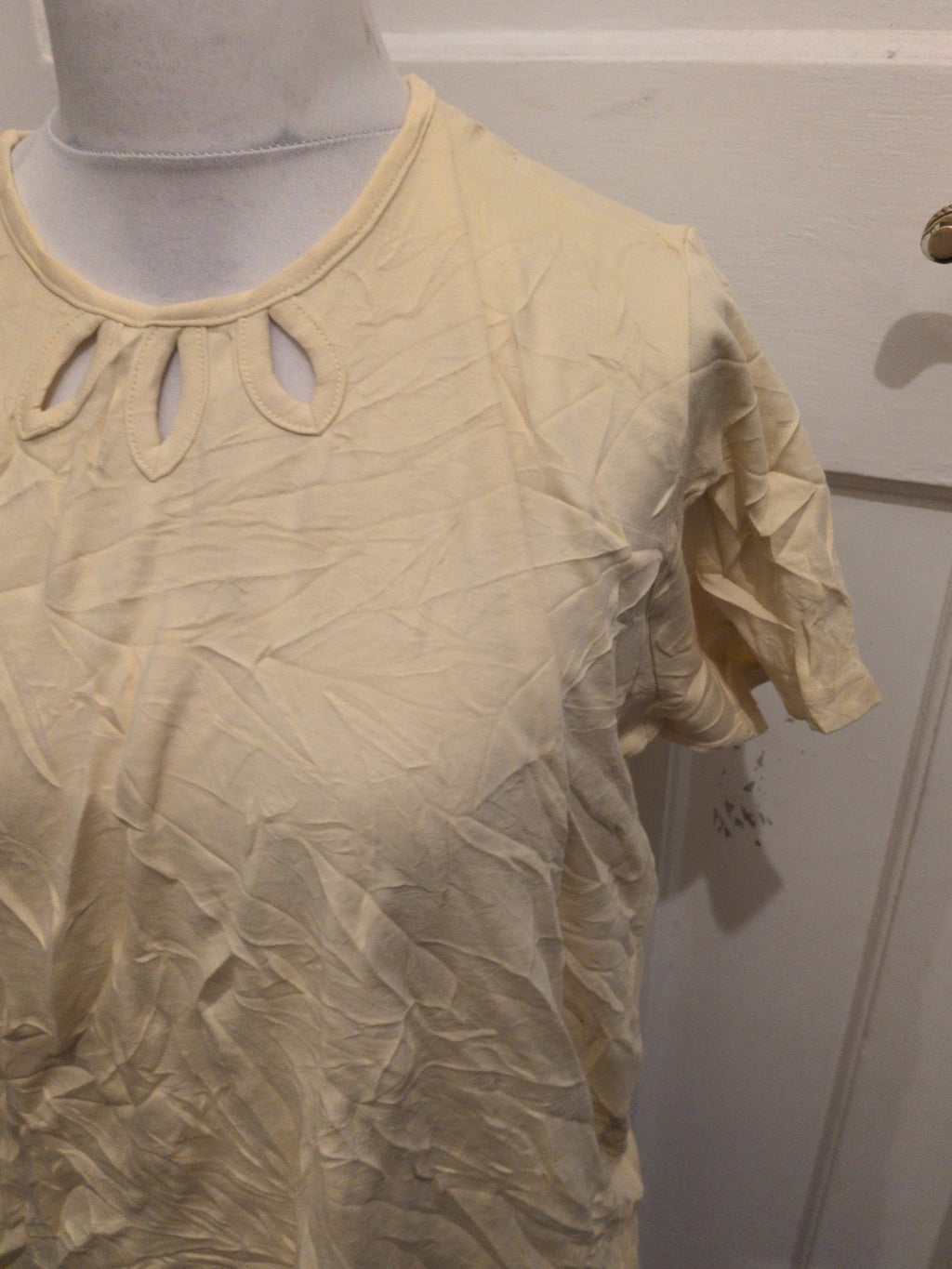 Isle XL Pale Yellow Short Sleeve T-shirt