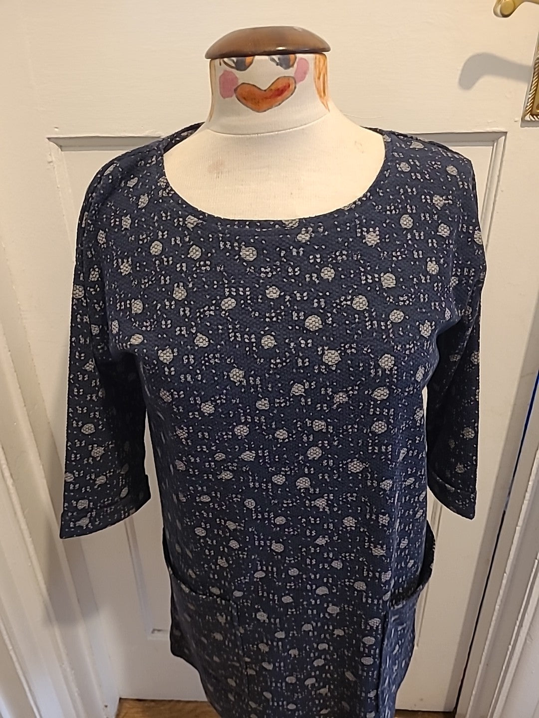 Ladies White Stuff Size 10 Navy And White Mid Sleeved Dress