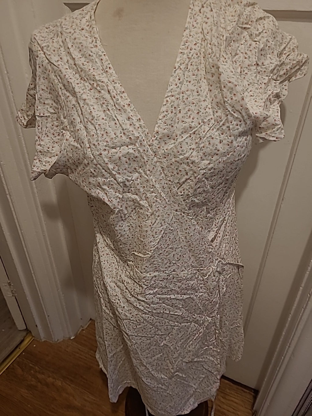 Ladies Primark Size Large(14-16) Floral Short Sleeved Wrap Dress