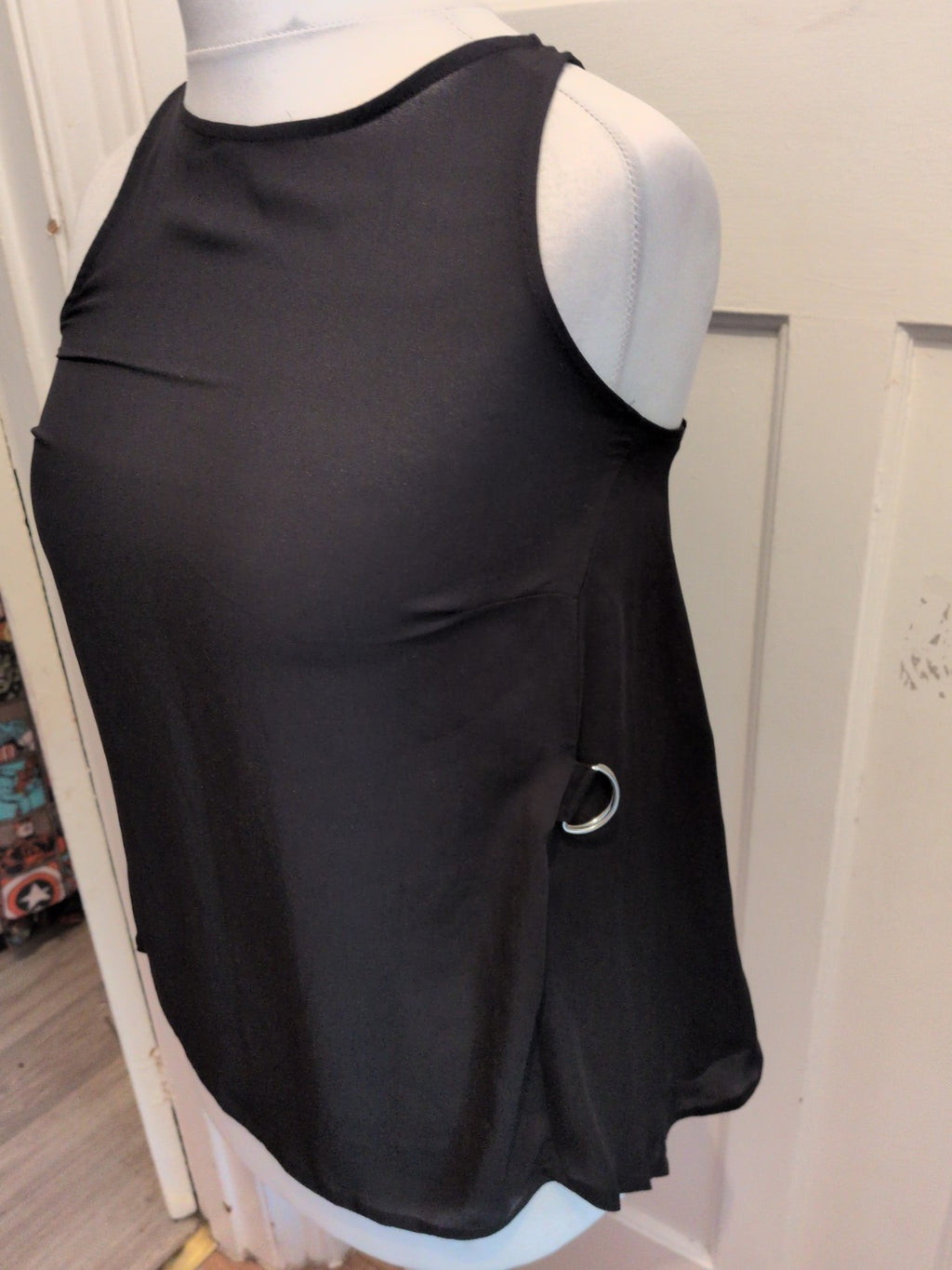 Medium Black Sleeveless Blouse