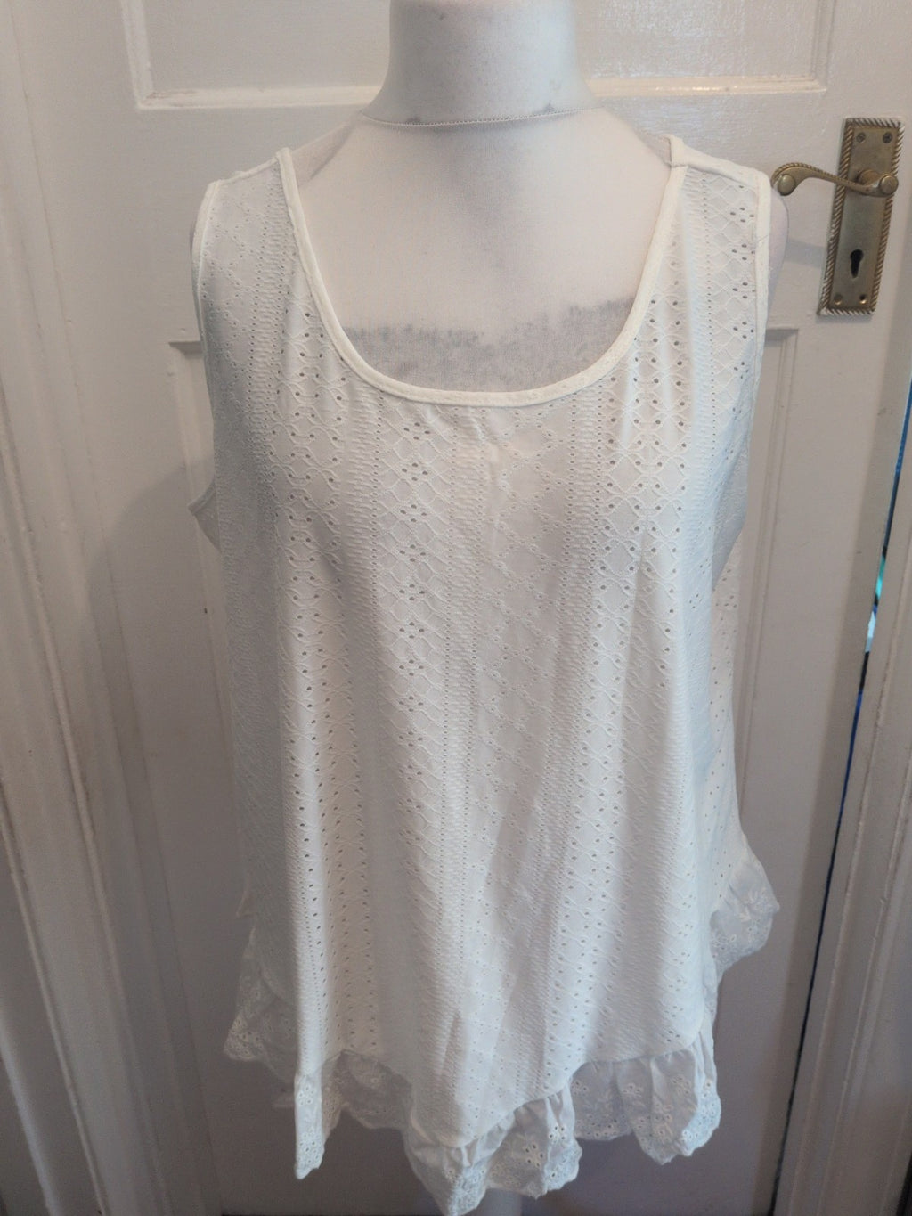 Emery Rose 3XL White Sleeveless Blouse