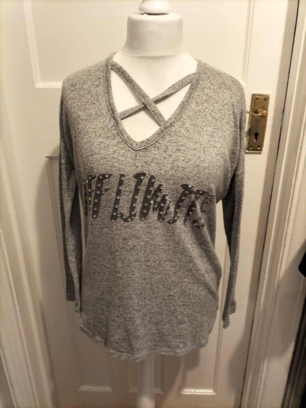 Ladies Select Size 8 Grey Long Sleeve Blouse