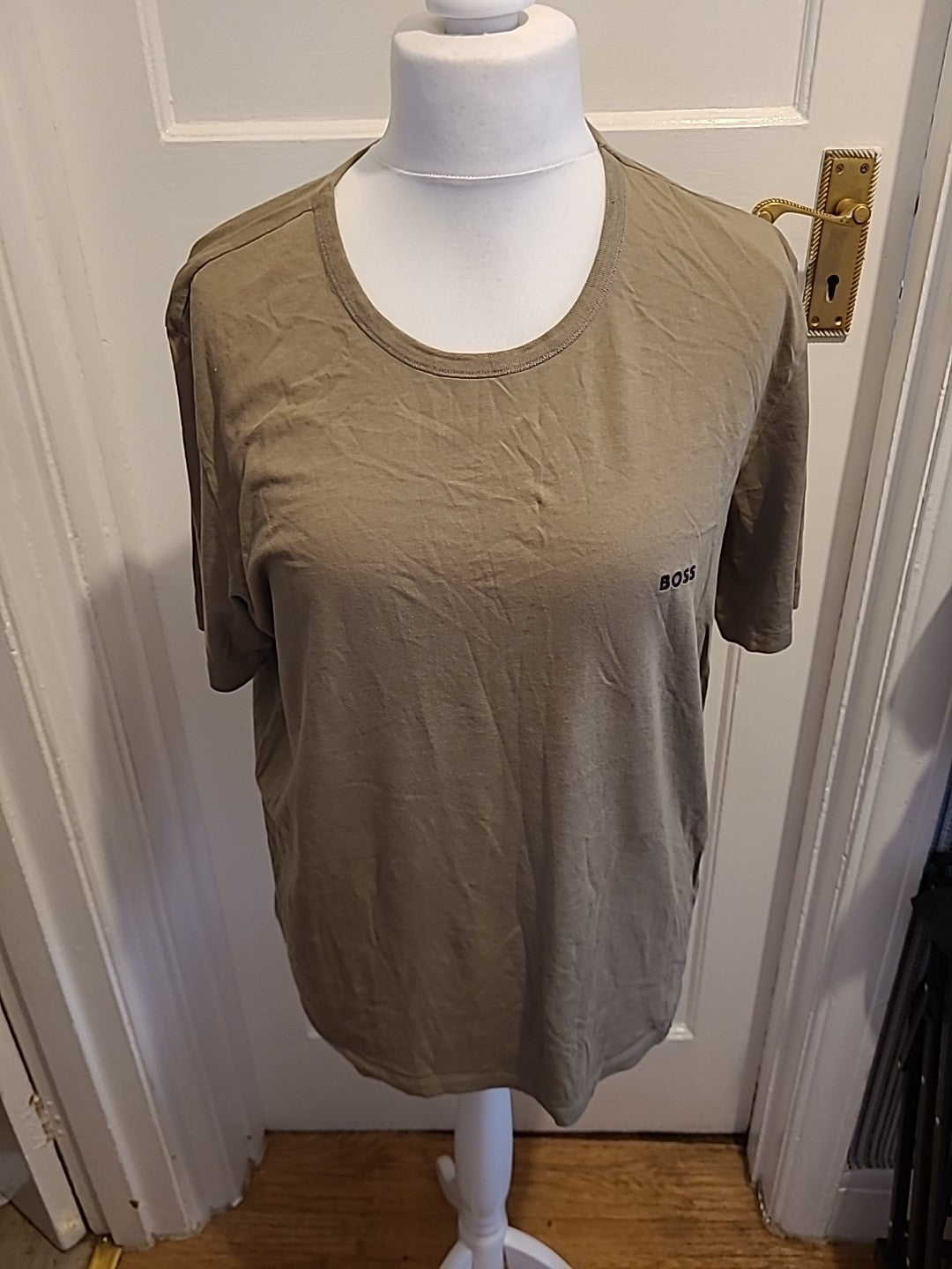Mens Boss Size XL Khaki Short Sleeved Tshirt(light Mark On Back)