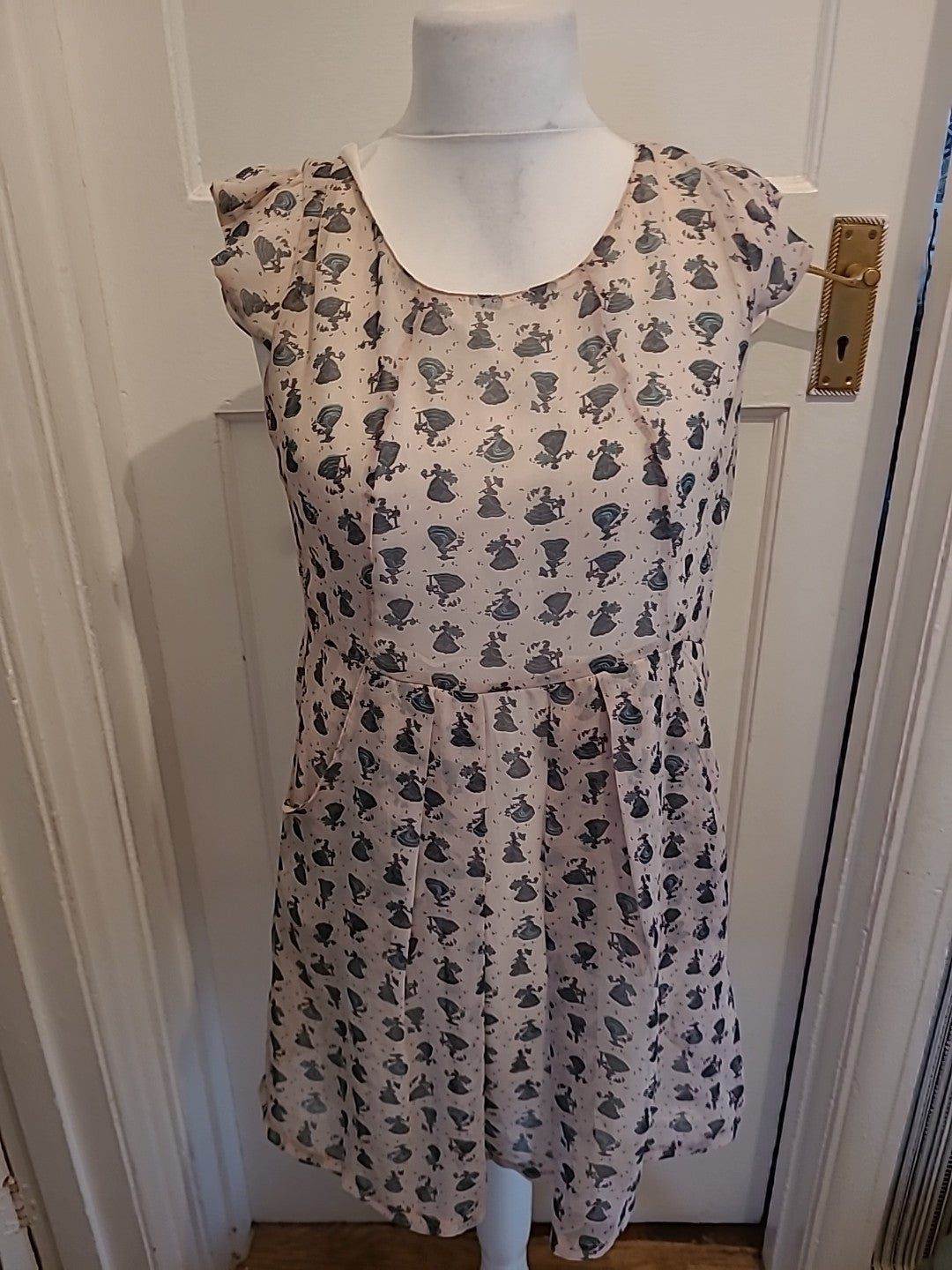 Ladies Max C Size 14 Pale Pink Patterned Lined Cap Sleeved Dress
