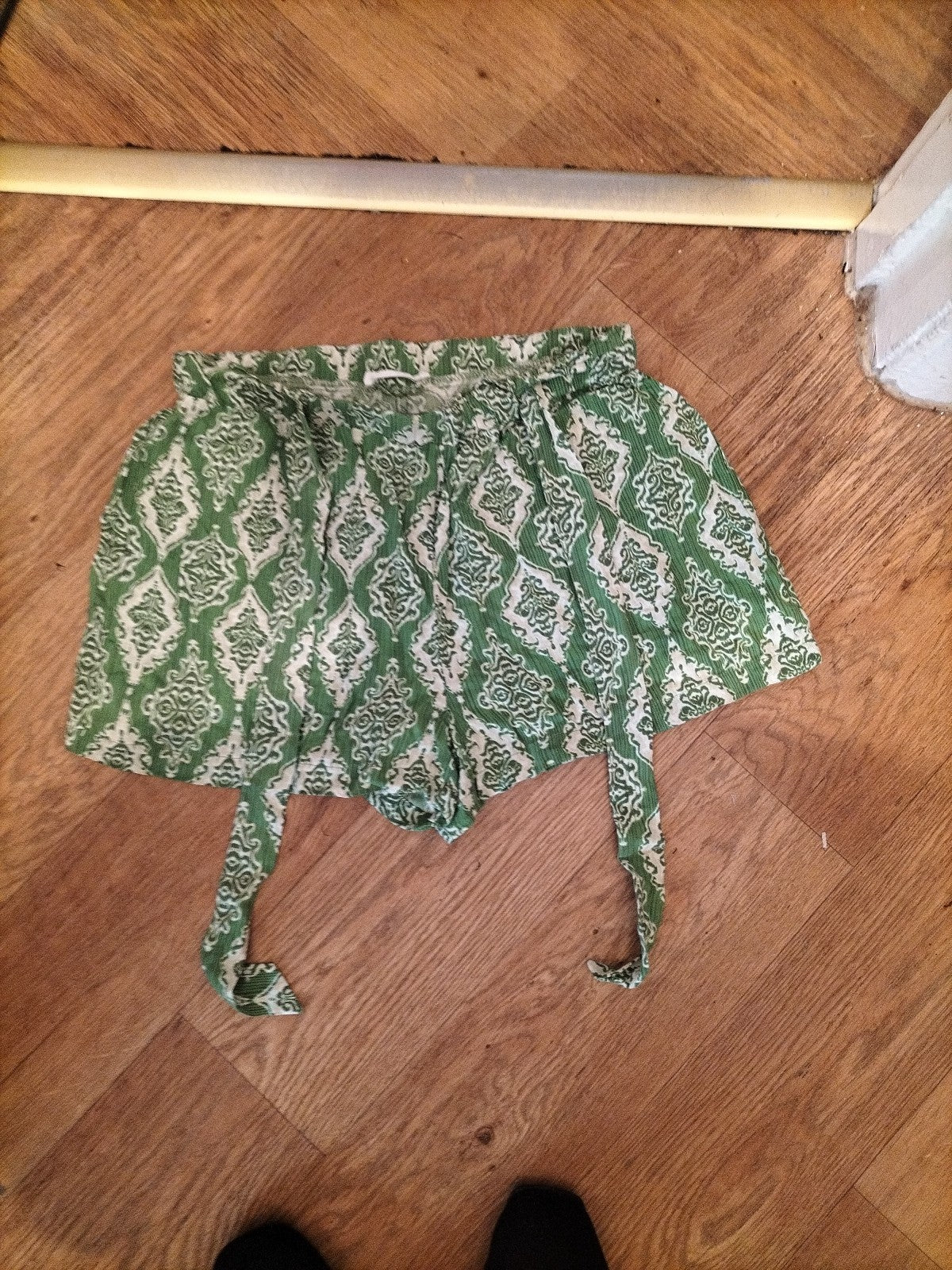 Ladies Primark Size 10 Green Aztec Elasticated Hot Pants