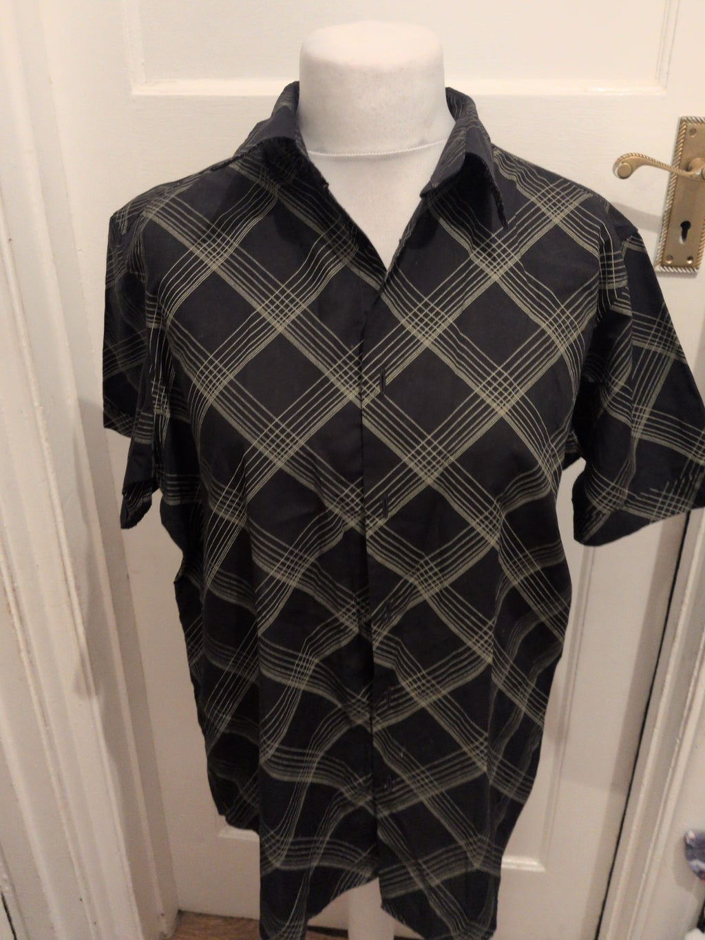 Burton Large Black And Gold Short Sleeve Shirt