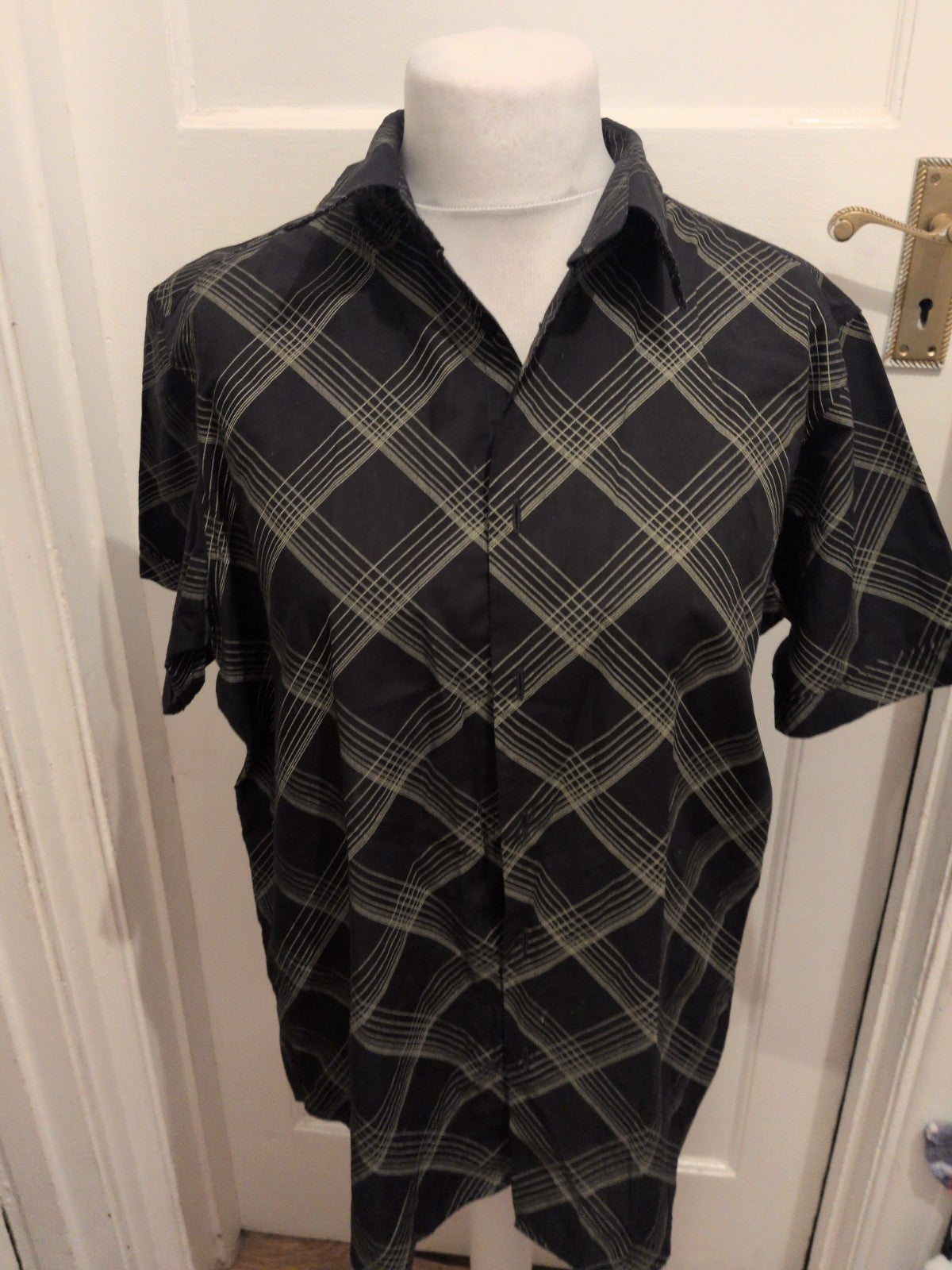 Burton Large Black And Gold Short Sleeve Shirt