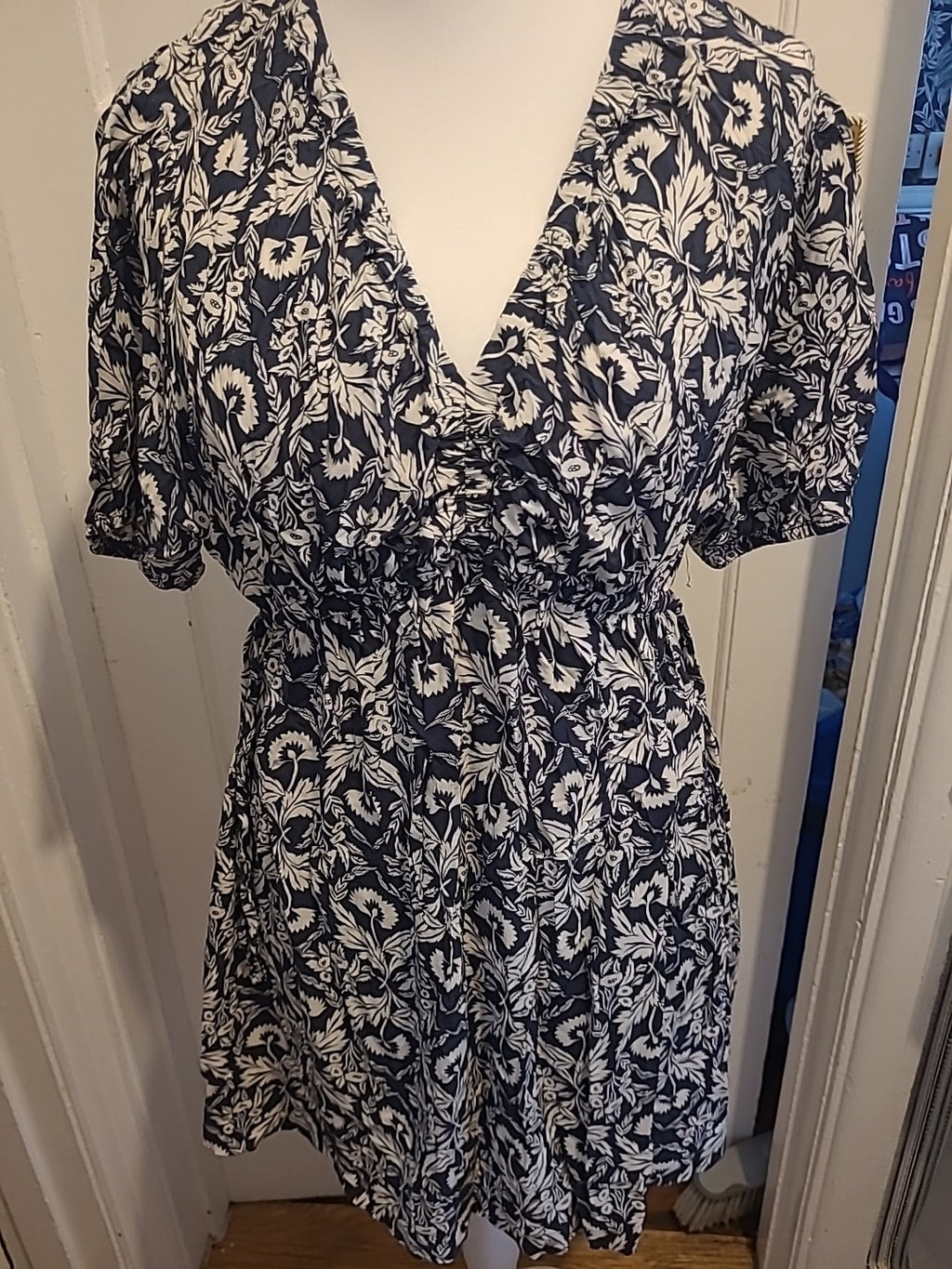 Ladies George Size 12 Black And White Short(cap)sleeved Knee Length Dress