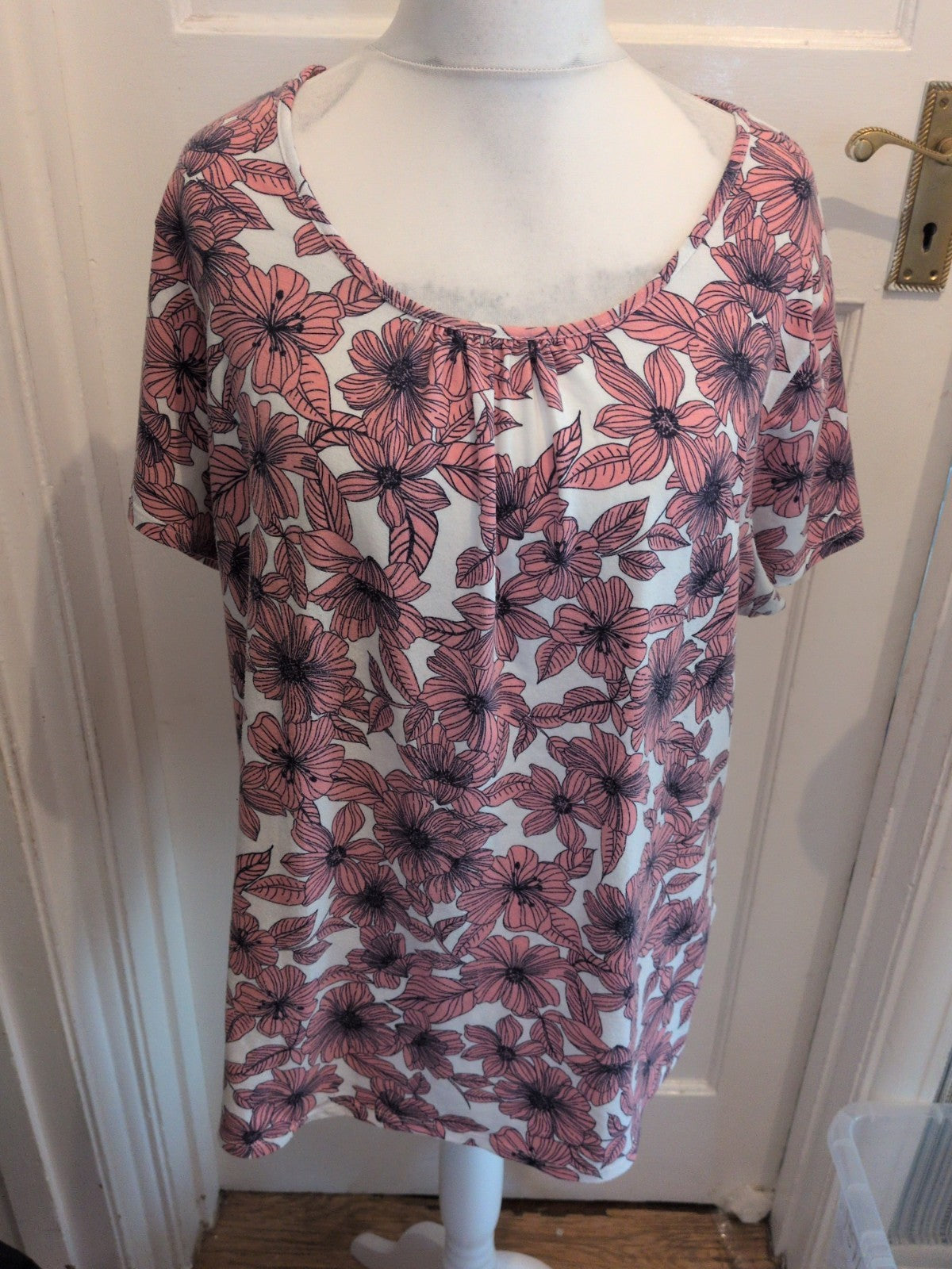 JD Williams 20 Purple Pink White Floral Short Sleeve Blouse T-shirt