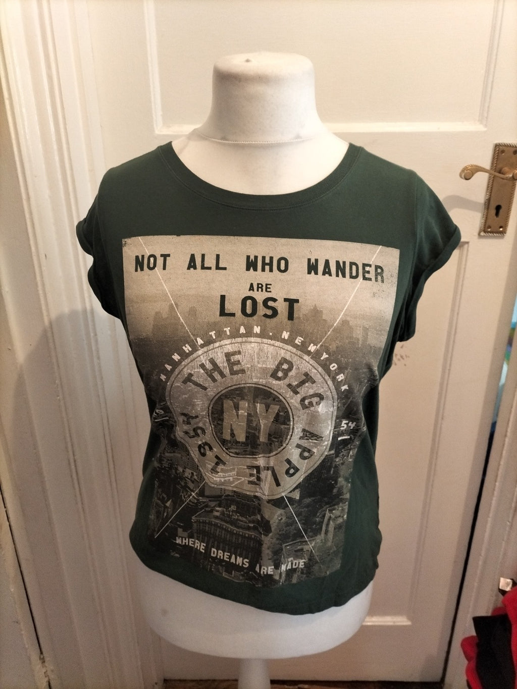 Ladies New Look Size 12 Green Printed Short Sleeved T-shirt