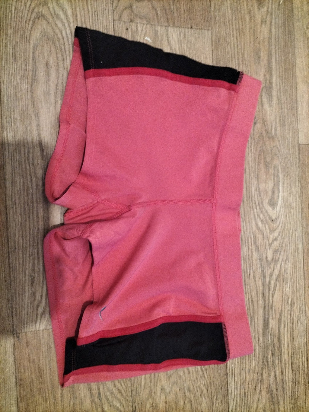 Ladies Nike Size Large Pink Gym Hot Pants Slight Stretch
