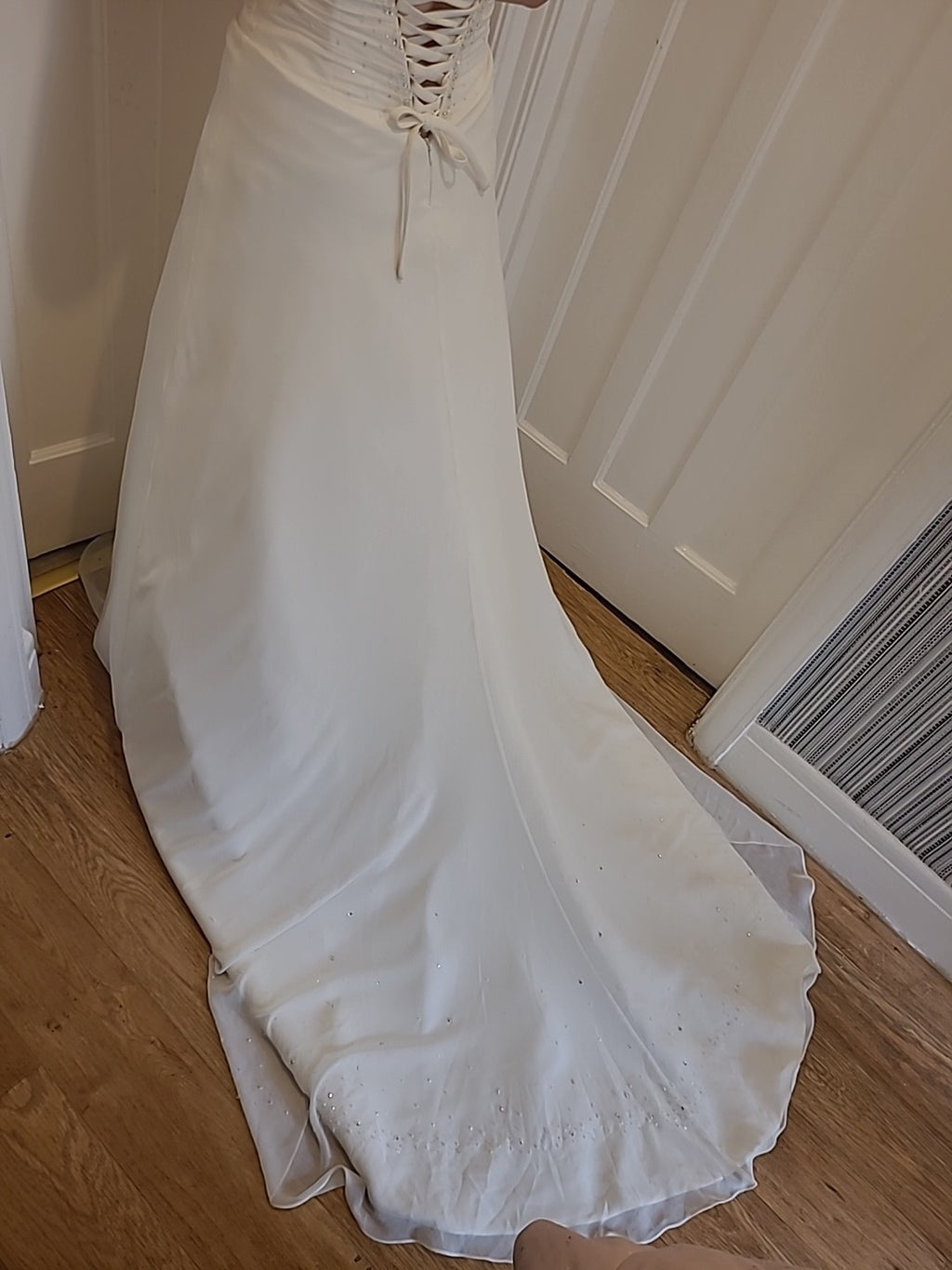 Ladies Wedding Gown Size 8 D'ZAGE Pale Ivory & Sequins