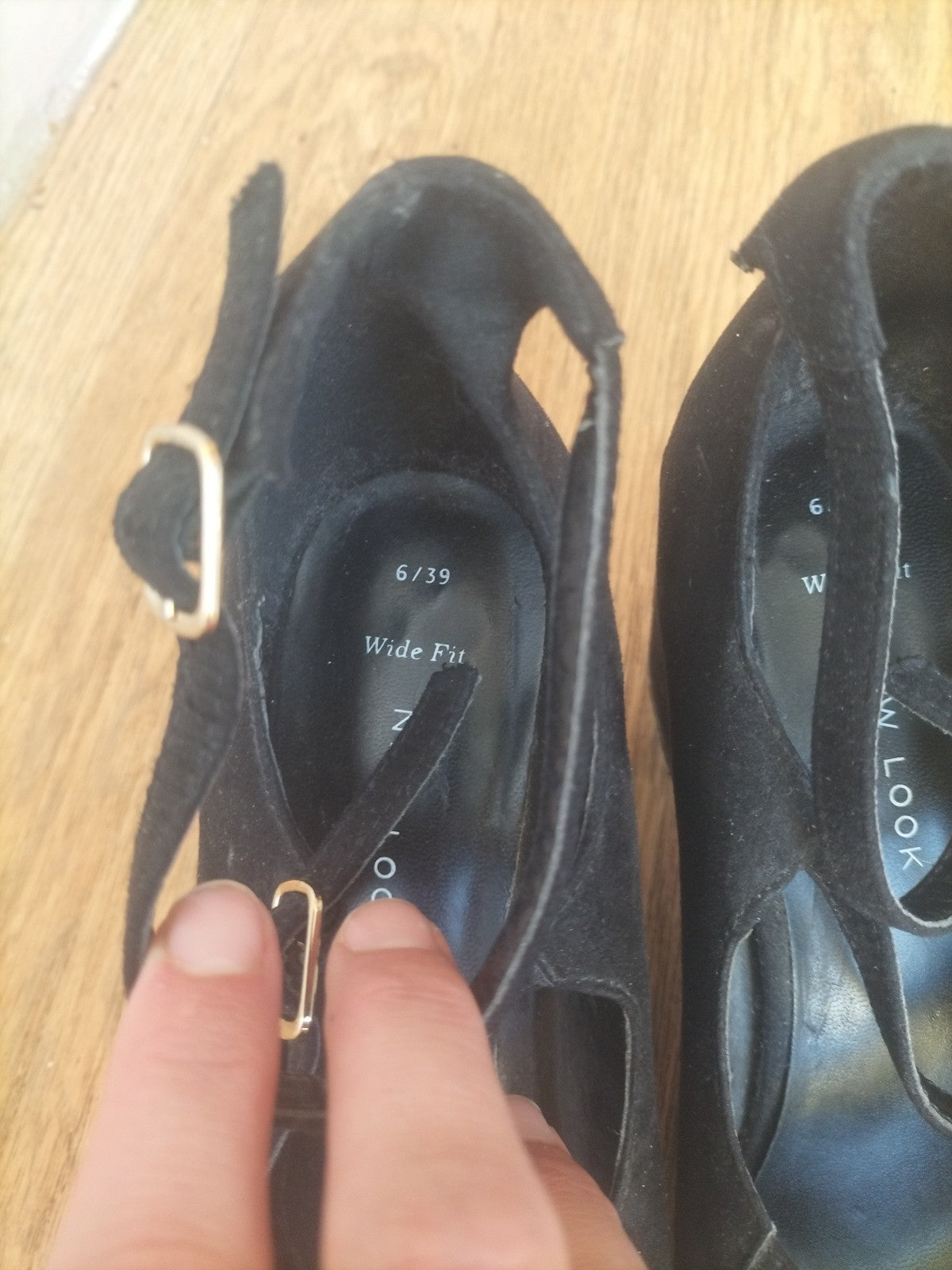 Ladies New Look Size 6 Wide Fit Black Wedge Shoes.
