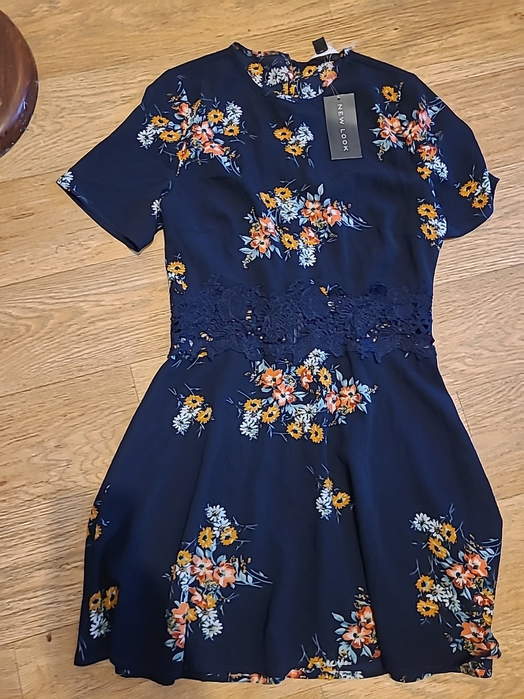 Brand New Ladies New Look Size 10 Navy Floral Short Sleeved Dress