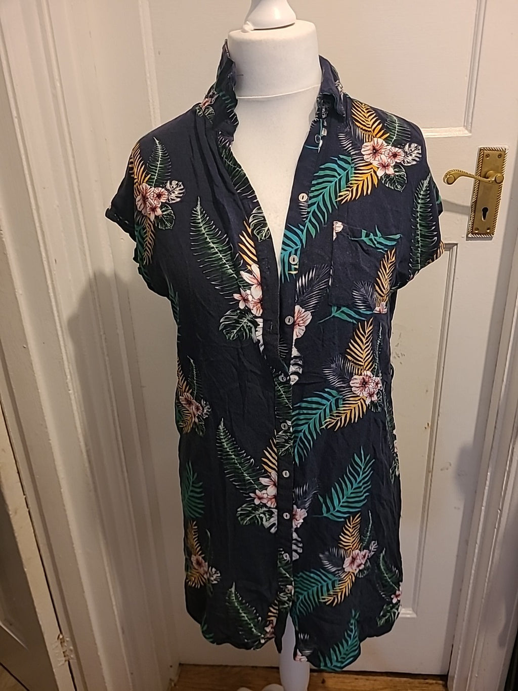Ladies Dorothy Perkins Size 10 Navy Floral Multi Sleeveless Dress